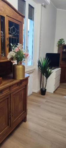 2 Bedroom Gem Near Milano Centrale Fast Wi Fi Kademy House Rum bild